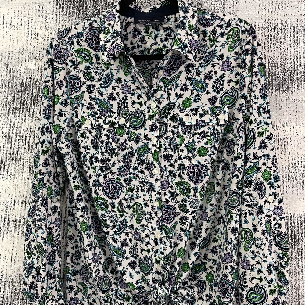 JONES NEW YORK SIGNATURE BLOUSE WITH TIE BOTTOM